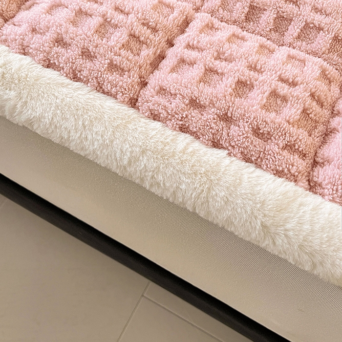 91家纺网 家纺一手货源 找家纺 喜居 2025新款舒棉绒华夫格床褥垫 -柔粉