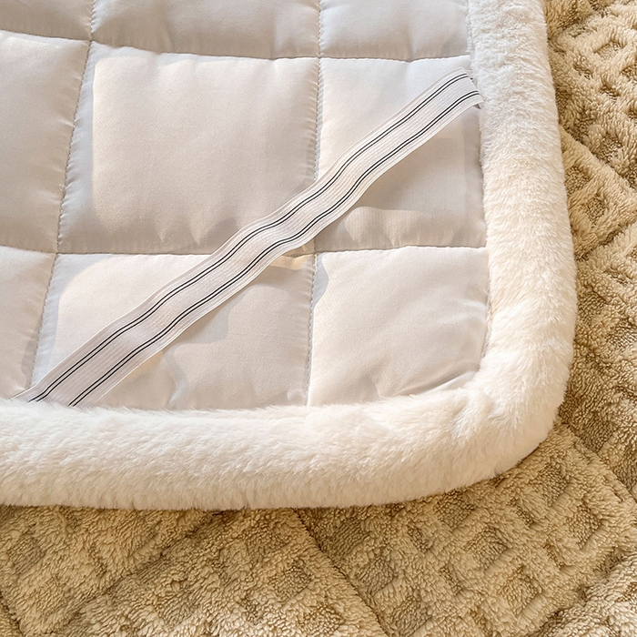 91家纺网 家纺一手货源 找家纺 喜居 2025新款舒棉绒华夫格床褥垫 奶咖