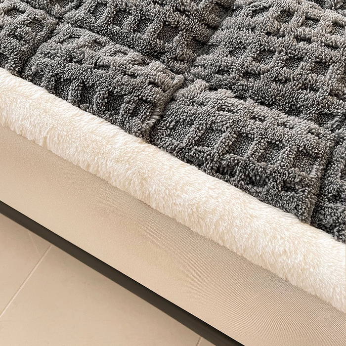 91家纺网 家纺一手货源 找家纺 喜居 2025新款舒棉绒华夫格床褥垫 暖灰