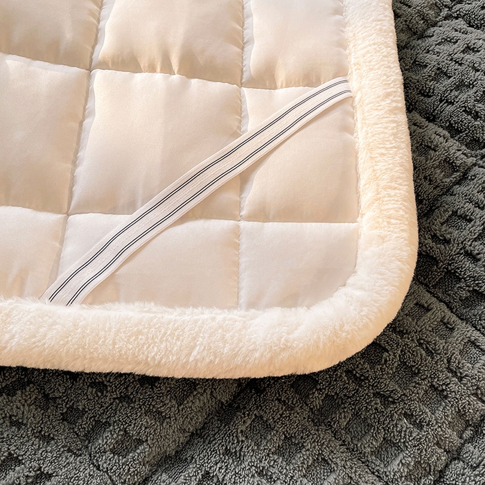 91家纺网 家纺一手货源 找家纺 喜居 2025新款舒棉绒华夫格床褥垫 暖灰