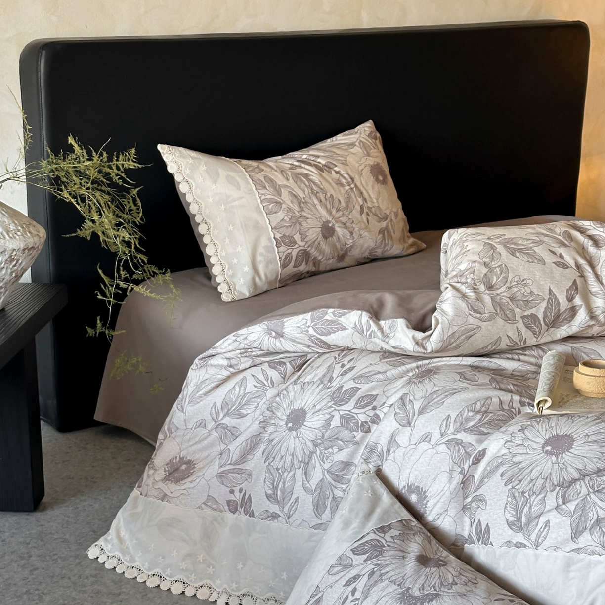 91家纺网 家纺一手货源 找家纺 宜代光年 2025新款全棉磨毛花边四件套 花漾