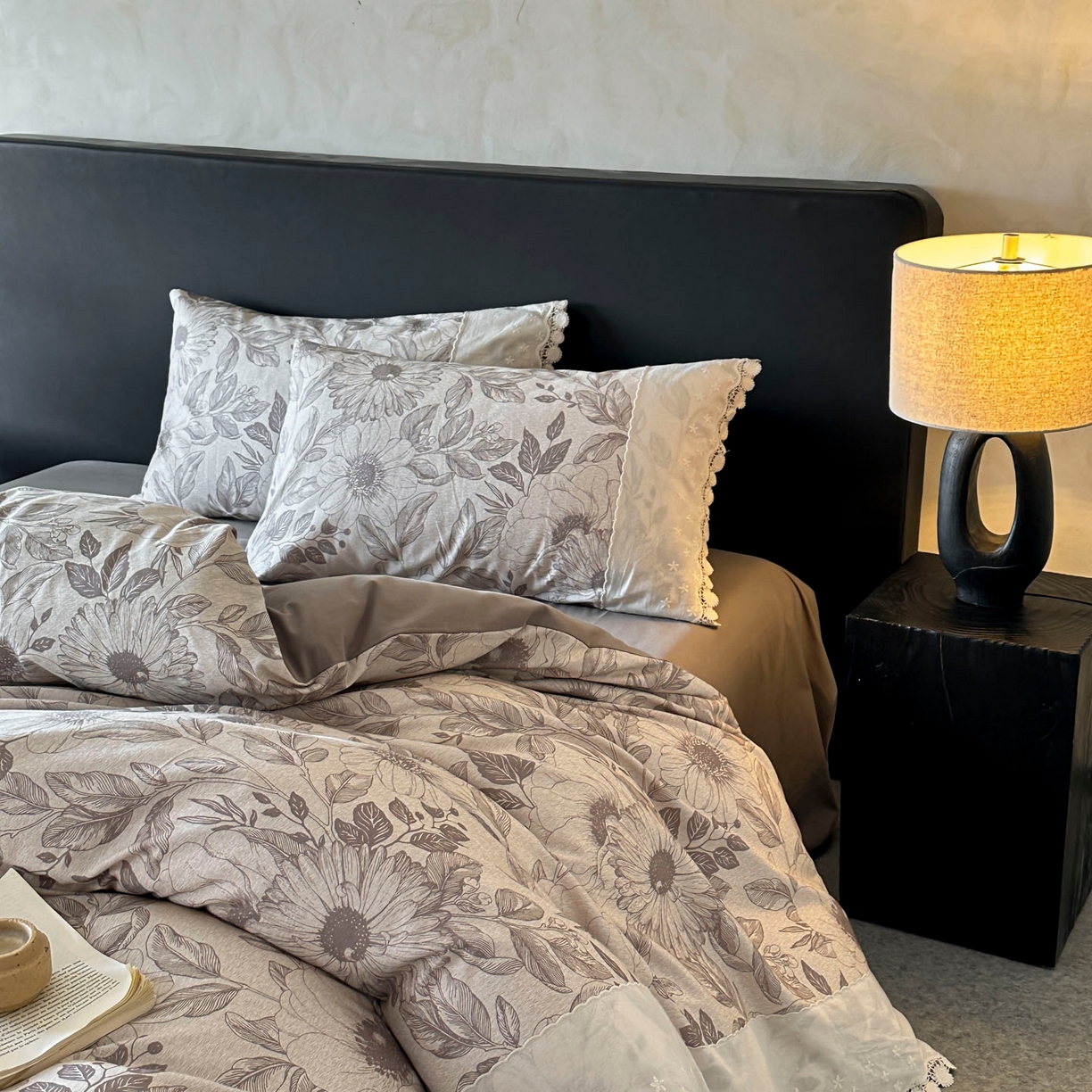 91家纺网 家纺一手货源 找家纺 宜代光年 2025新款全棉磨毛花边四件套 花漾