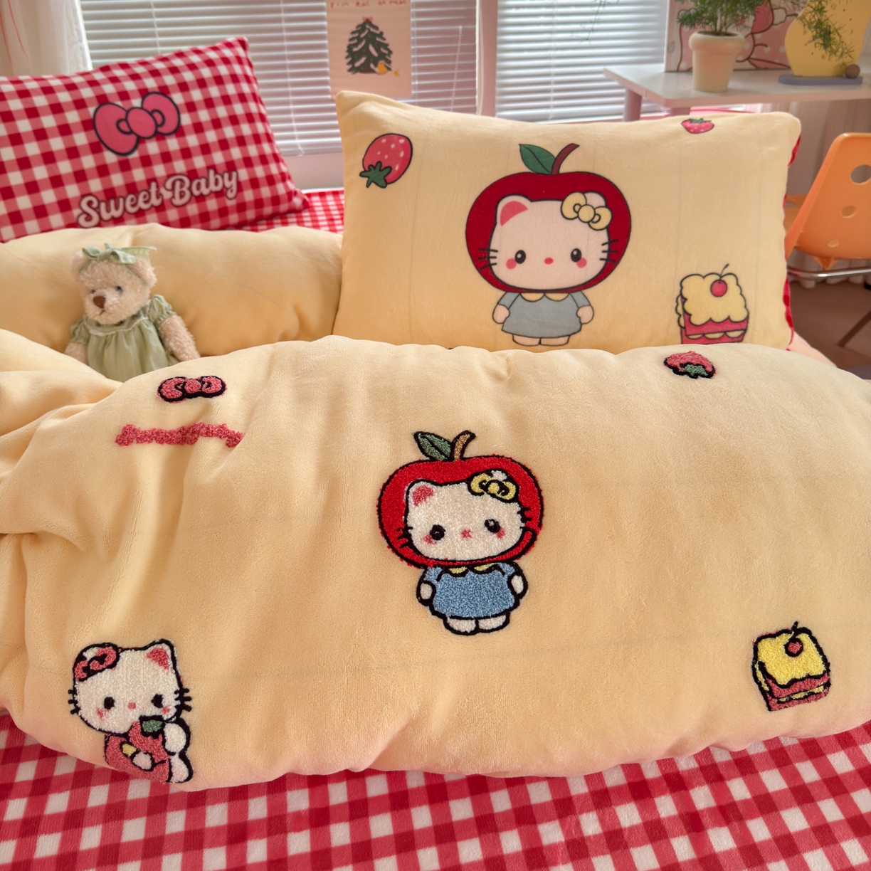 91家纺网 家纺一手货源 找家纺 一霖家纺 2025新款小清新牛奶绒毛巾绣四件套-第一波 苹果猫绒