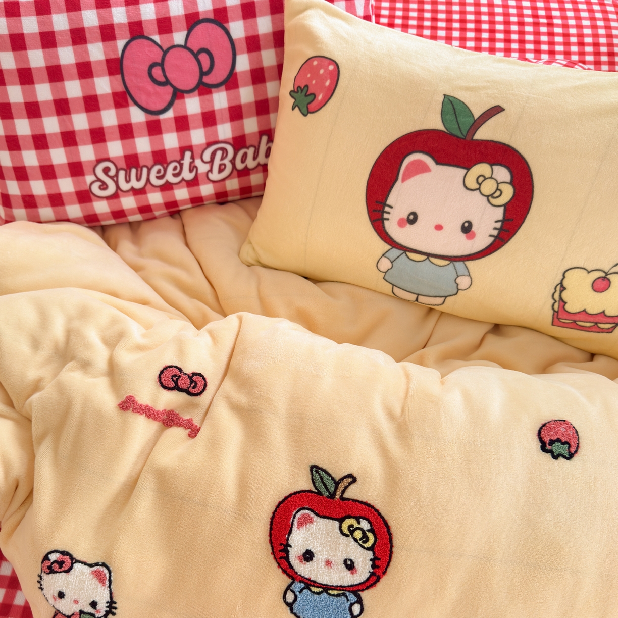 91家纺网 家纺一手货源 找家纺 一霖家纺 2025新款小清新牛奶绒毛巾绣四件套-第一波 苹果猫绒