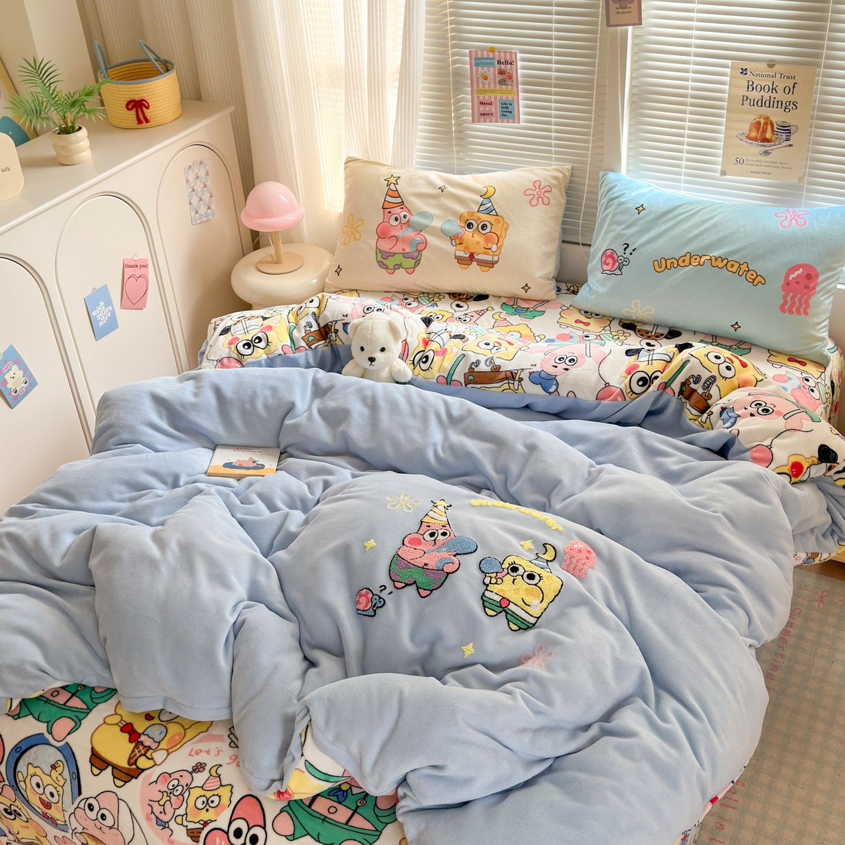 91家纺网 家纺一手货源 找家纺 一霖家纺 2025新款小清新牛奶绒毛巾绣四件套-第一波 吹泡泡的海宝