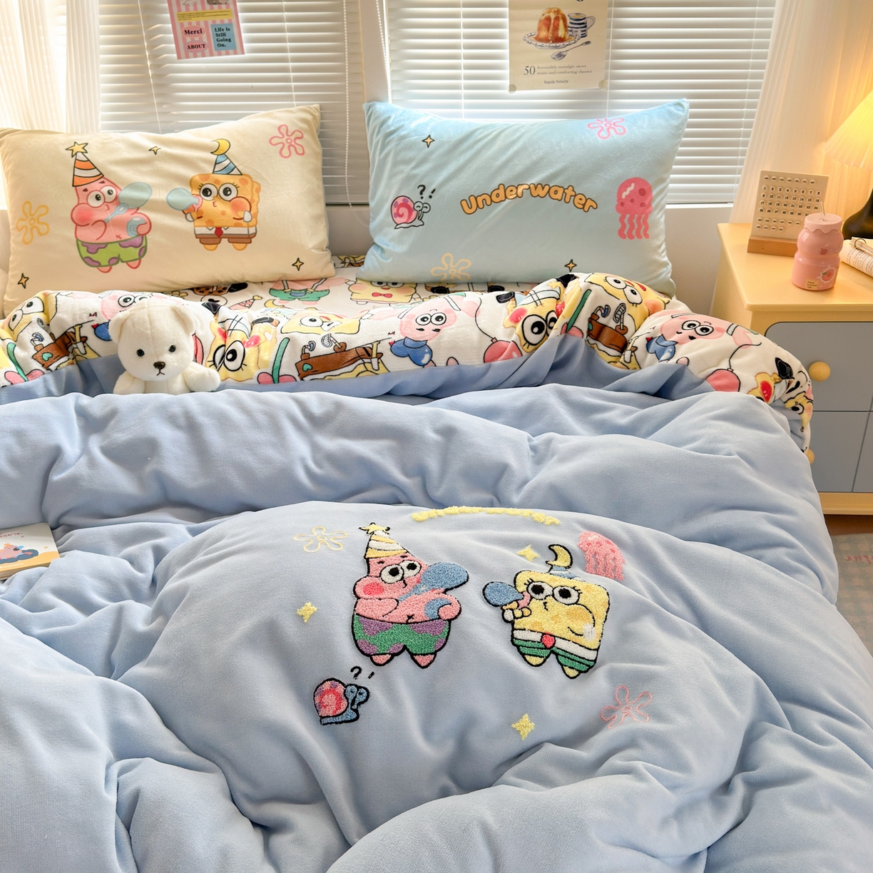 91家纺网 家纺一手货源 找家纺 一霖家纺 2025新款小清新牛奶绒毛巾绣四件套-第一波 吹泡泡的海宝