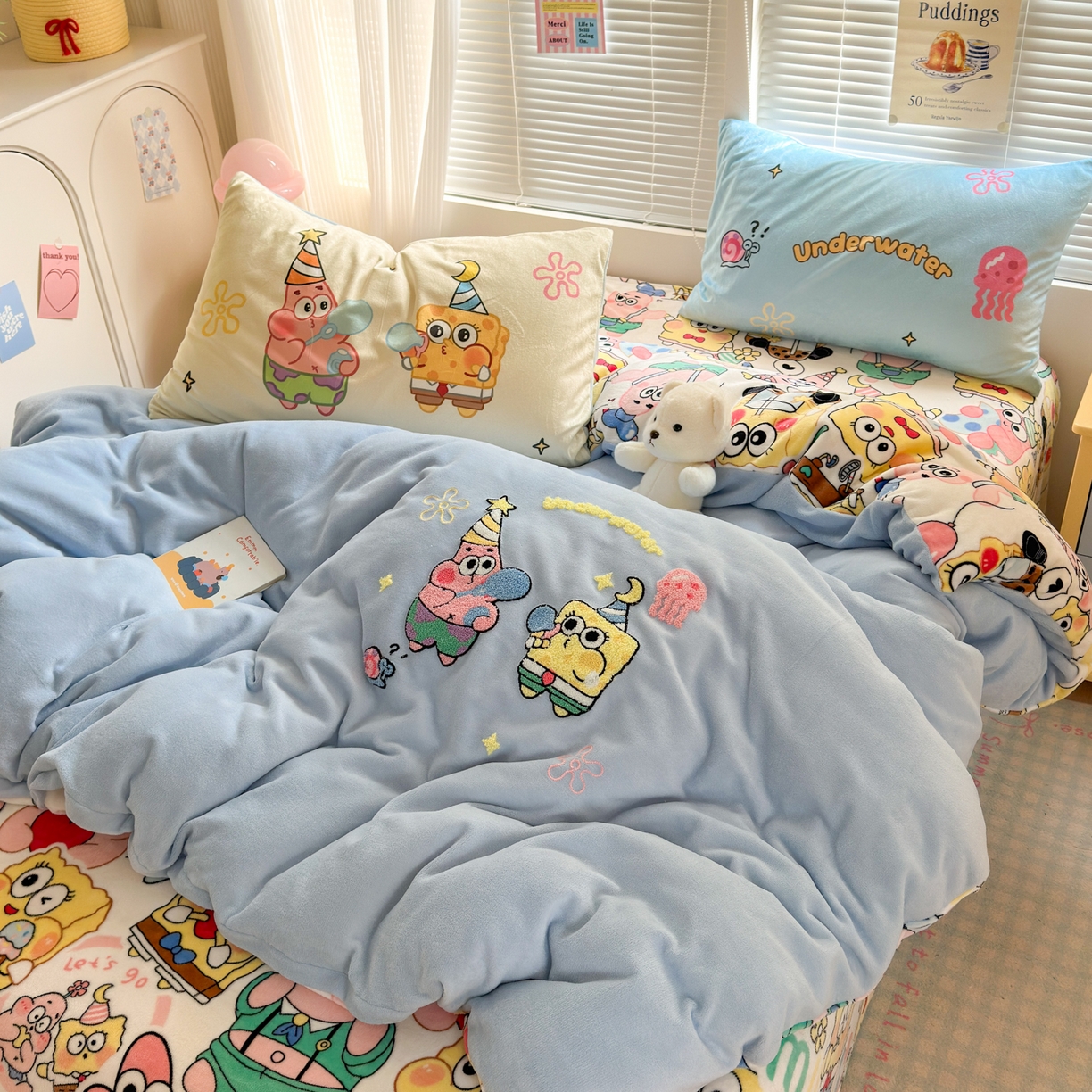 91家纺网 家纺一手货源 找家纺 一霖家纺 2025新款小清新牛奶绒毛巾绣四件套-第一波 吹泡泡的海宝