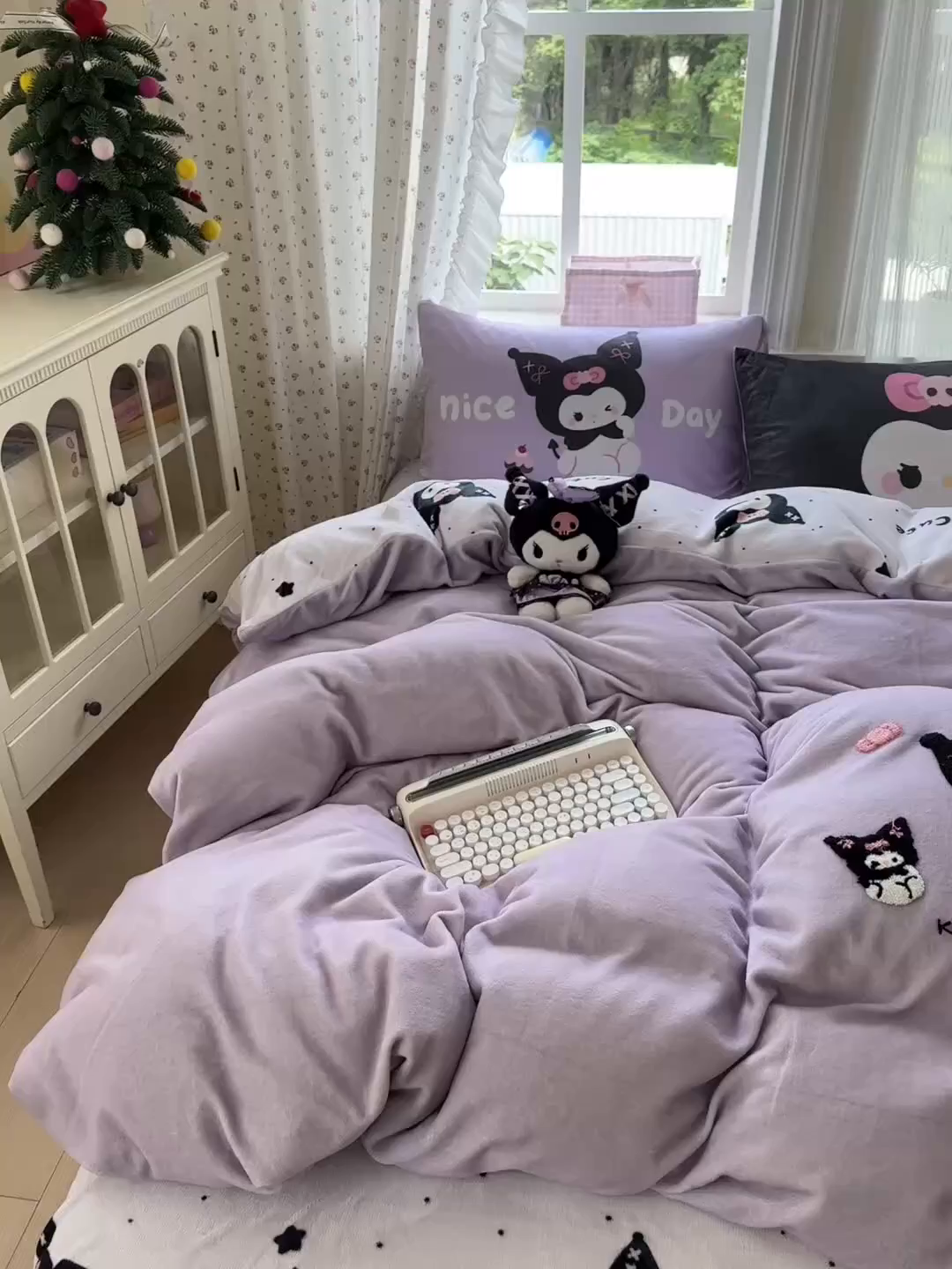 91家纺网 家纺一手货源 找家纺 一霖家纺 2025新款小清新牛奶绒毛巾绣四件套-第一波 黑库米米绒