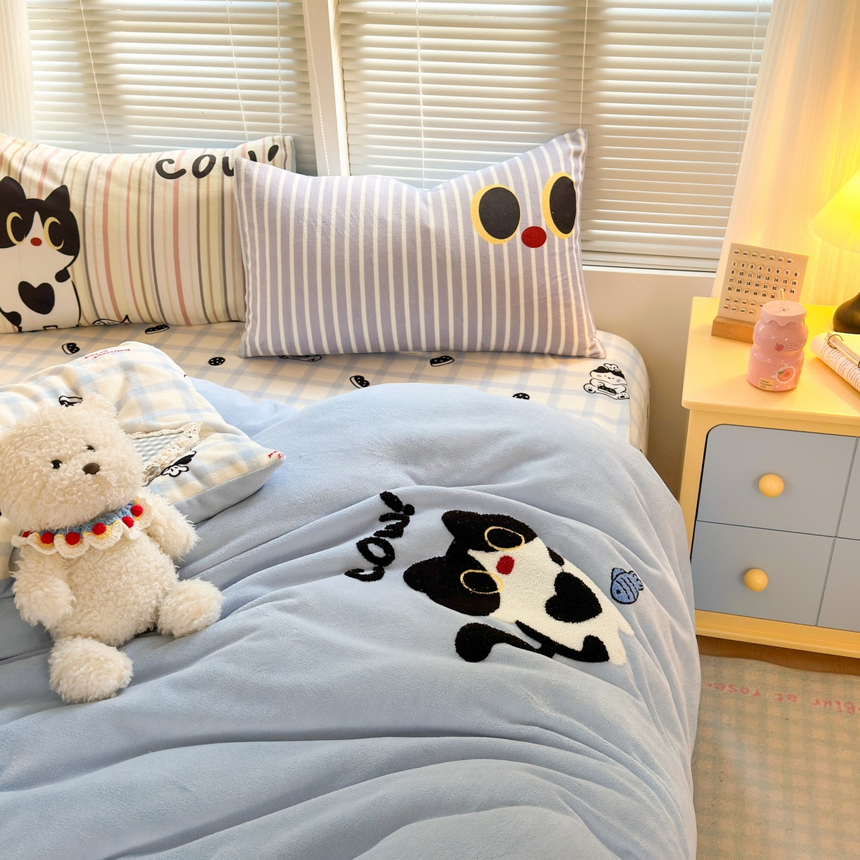 91家纺网 家纺一手货源 找家纺 一霖家纺 2025新款小清新牛奶绒毛巾绣四件套-第一波 黑色小猫