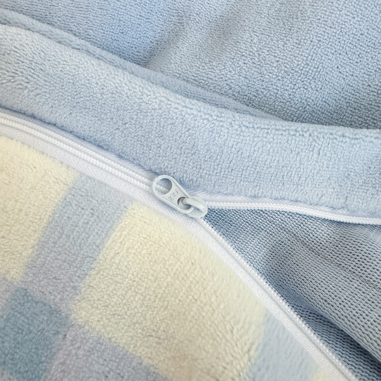 91家纺网 家纺一手货源 找家纺 一霖家纺 2025新款小清新牛奶绒毛巾绣四件套-第一波 黑色小猫