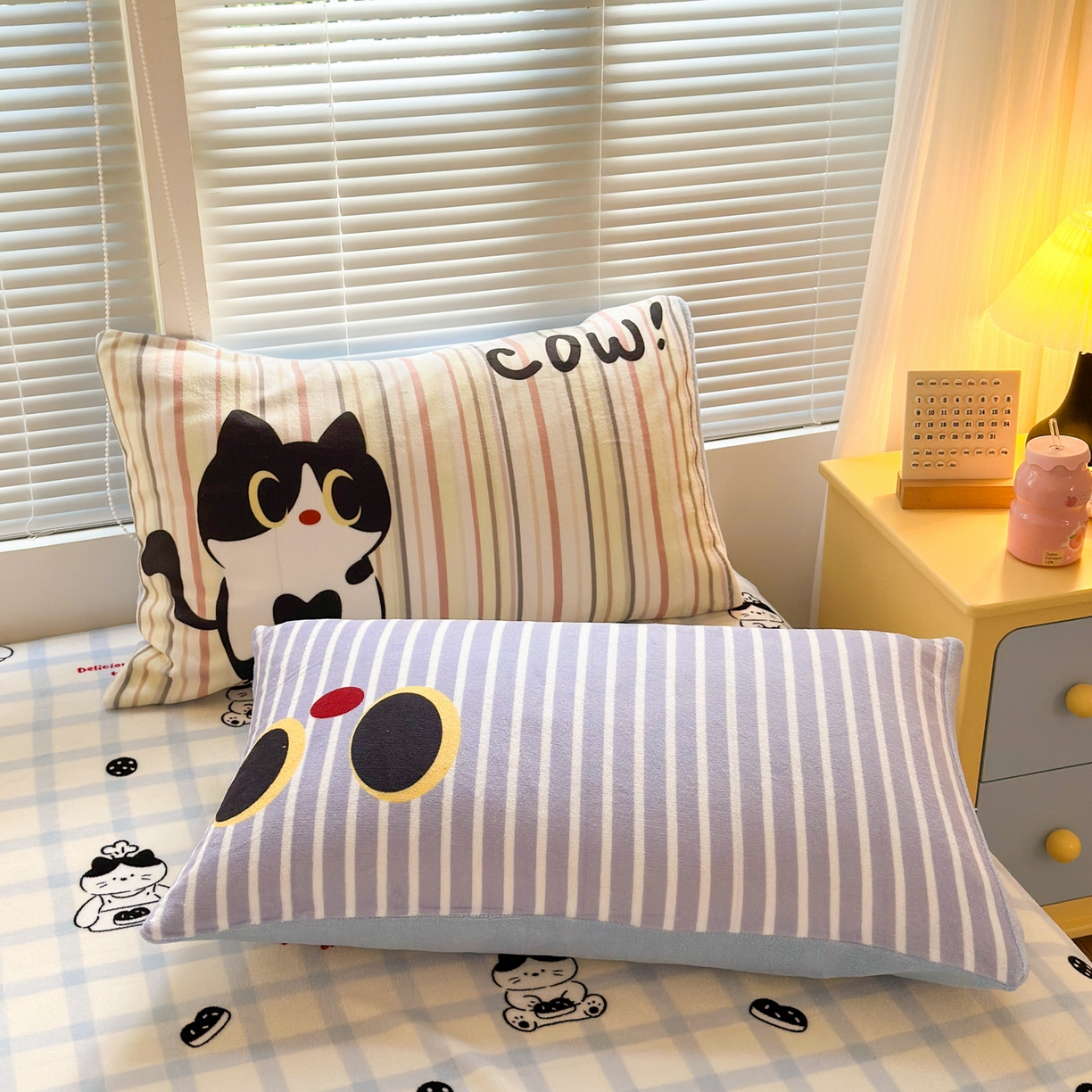 91家纺网 家纺一手货源 找家纺 一霖家纺 2025新款小清新牛奶绒毛巾绣四件套-第一波 黑色小猫