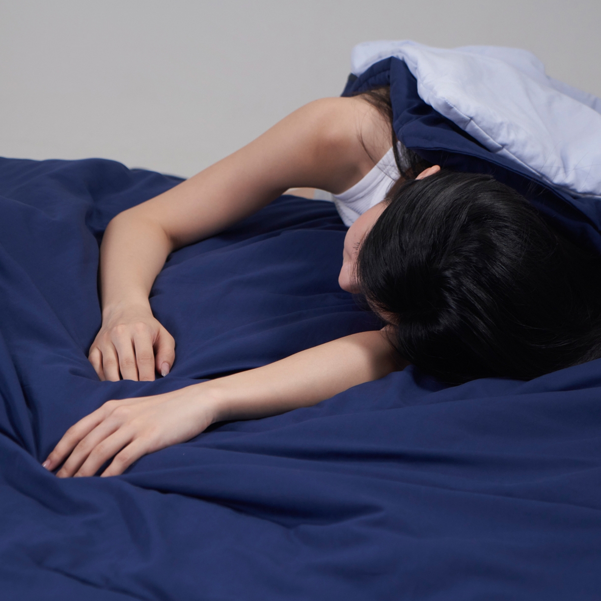 91家纺网 家纺一手货源 找家纺 2025秋冬新款PRO2.0亚朵被子同款深睡被四季被冬被子母被春秋被保暖控温被子被芯 深睡蓝-四季被