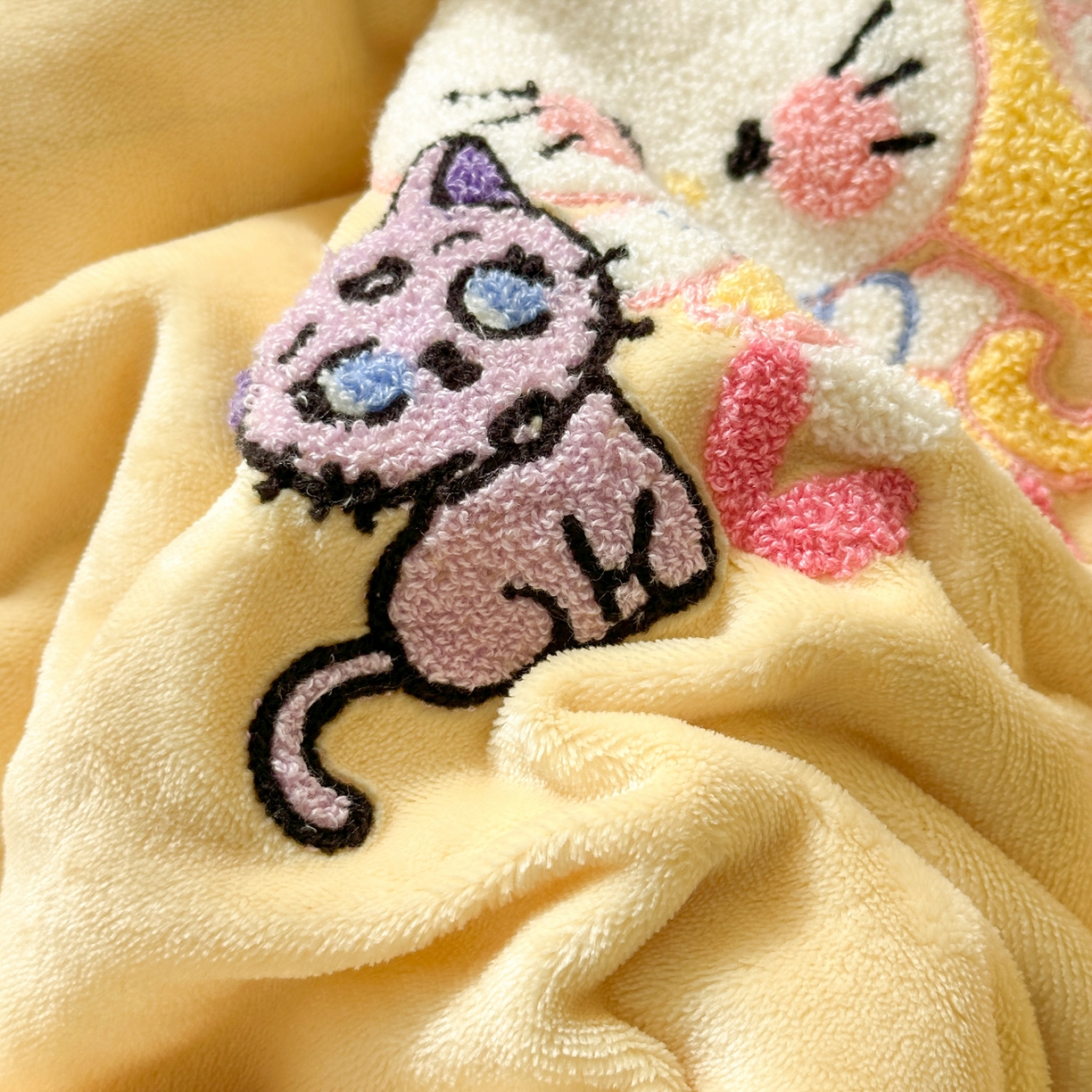 91家纺网 家纺一手货源 找家纺 一霖家纺 2025新款小清新牛奶绒毛巾绣四件套-第一波 美少女战士-黄