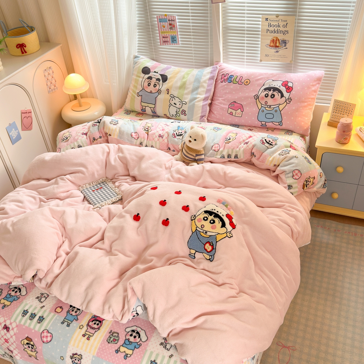 91家纺网 家纺一手货源 找家纺 一霖家纺 2025新款小清新牛奶绒毛巾绣四件套-第一波 苹果新新