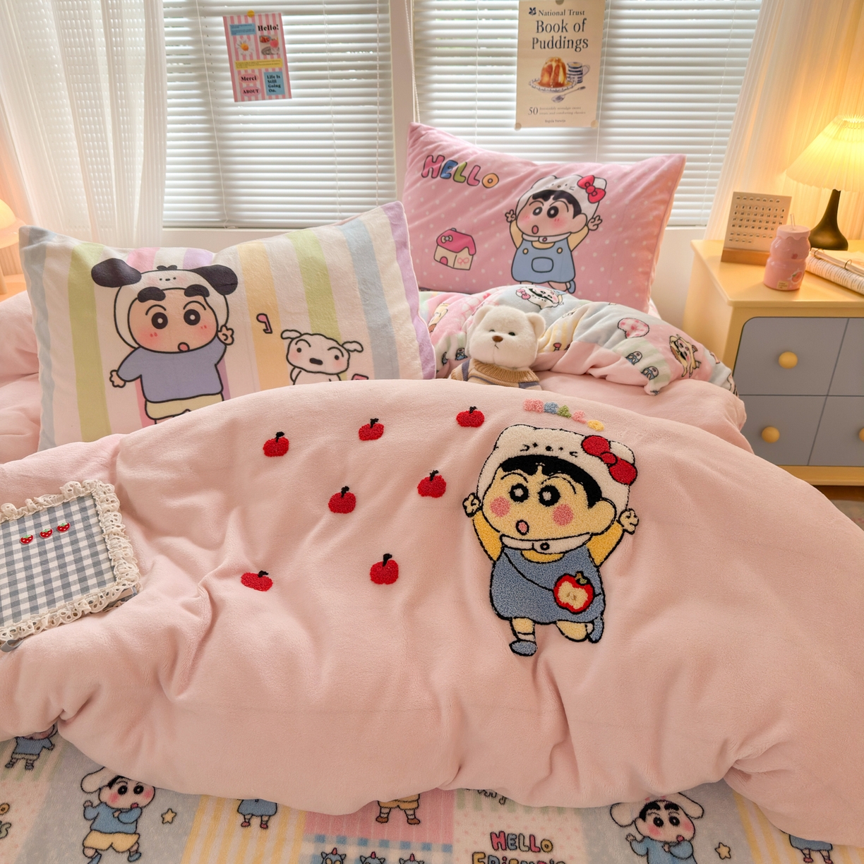 91家纺网 家纺一手货源 找家纺 一霖家纺 2025新款小清新牛奶绒毛巾绣四件套-第一波 苹果新新