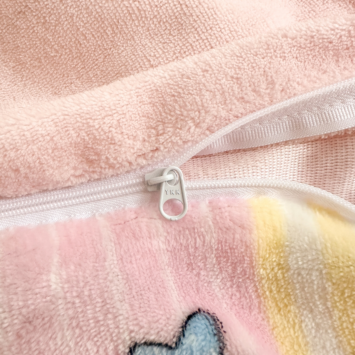 91家纺网 家纺一手货源 找家纺 一霖家纺 2025新款小清新牛奶绒毛巾绣四件套-第一波 苹果新新