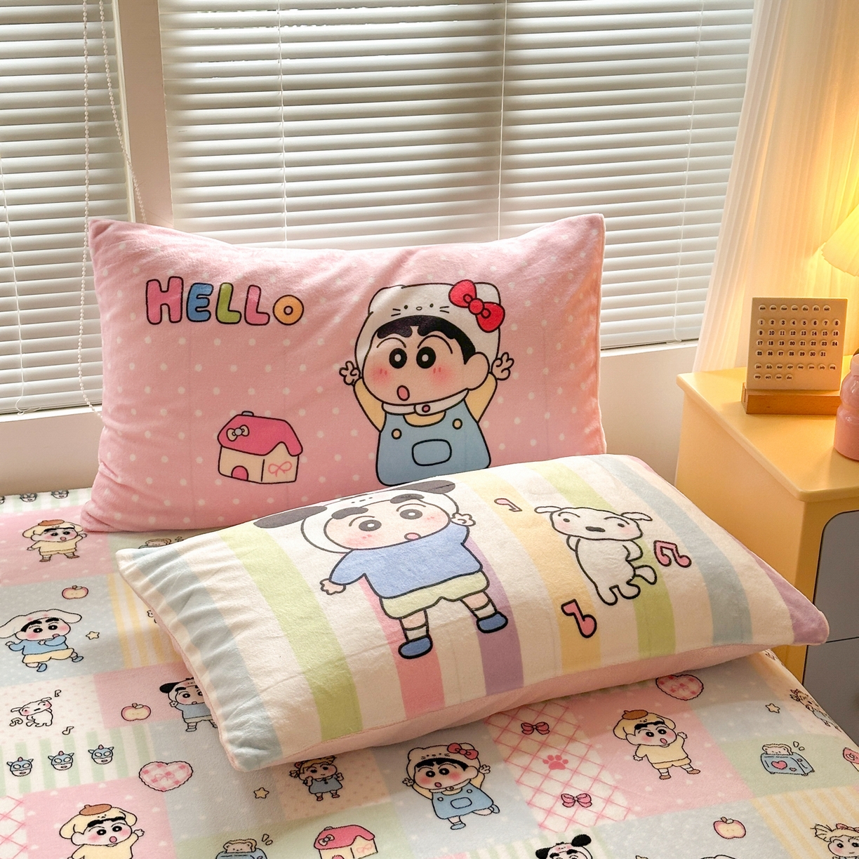 91家纺网 家纺一手货源 找家纺 一霖家纺 2025新款小清新牛奶绒毛巾绣四件套-第一波 苹果新新