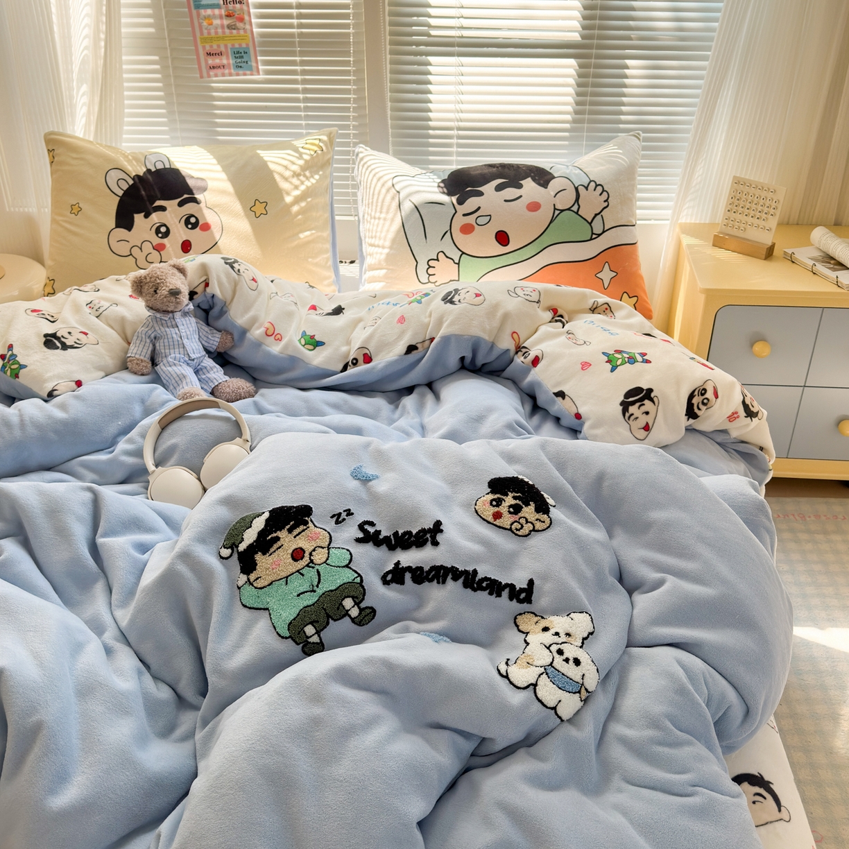 91家纺网 家纺一手货源 找家纺 一霖家纺 2025新款小清新牛奶绒毛巾绣四件套-第一波 晚安小新绒