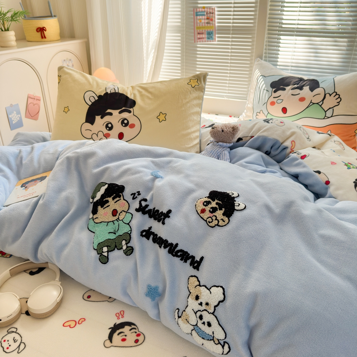 91家纺网 家纺一手货源 找家纺 一霖家纺 2025新款小清新牛奶绒毛巾绣四件套-第一波 晚安小新绒