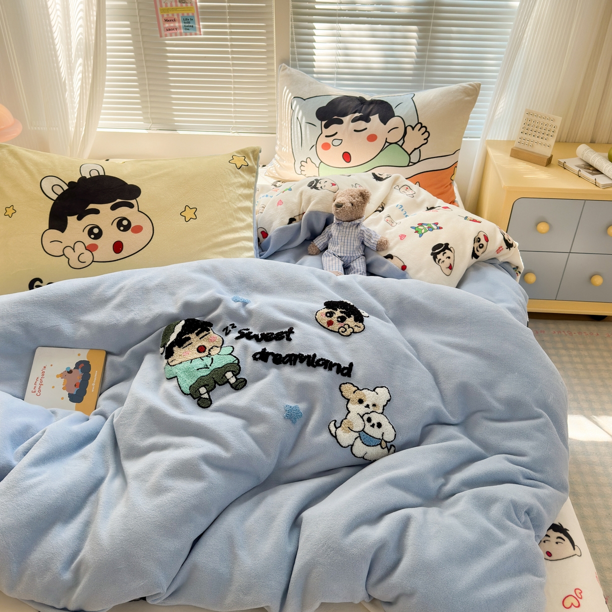 91家纺网 家纺一手货源 找家纺 一霖家纺 2025新款小清新牛奶绒毛巾绣四件套-第一波 晚安小新绒