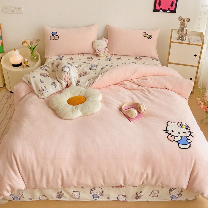 91家纺网 家纺一手货源 找家纺 一霖家纺 2025新款小清新牛奶绒毛巾绣四件套-第一波 BiuBiu猫