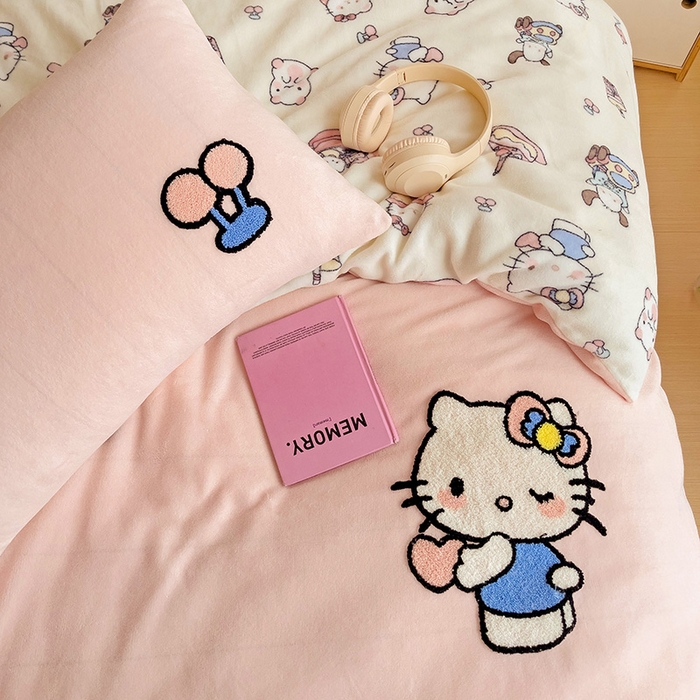 91家纺网 家纺一手货源 找家纺 一霖家纺 2025新款小清新牛奶绒毛巾绣四件套-第一波 BiuBiu猫