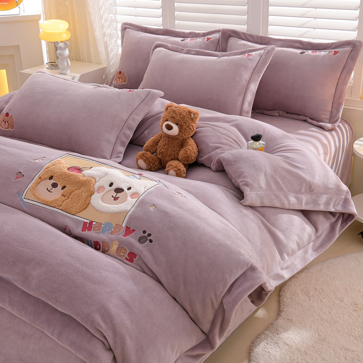 金昱纺 2025新款230克柔软高克重牛奶绒贴布绣四件套 可爱联盟-浅紫