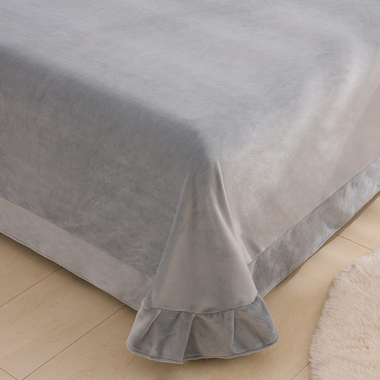 91家纺网 家纺一手货源 找家纺 金昱纺 2025新款230克柔软高克重牛奶绒贴布绣四件套 可爱联盟-冷灰