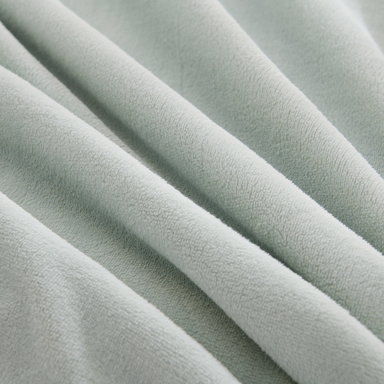 91家纺网 家纺一手货源 找家纺 金昱纺 2025新款230克柔软高克重牛奶绒贴布绣四件套 可爱联盟-浅蓝绿