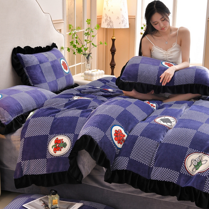 91家纺网 家纺一手货源 找家纺 曼尼 2025新款韩版花边牛奶绒四件套 韩版-棋盘格