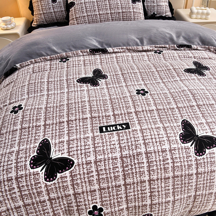 91家纺网 家纺一手货源 找家纺 曼尼 2025新款韩版花边牛奶绒四件套 韩版-时尚蝴蝶