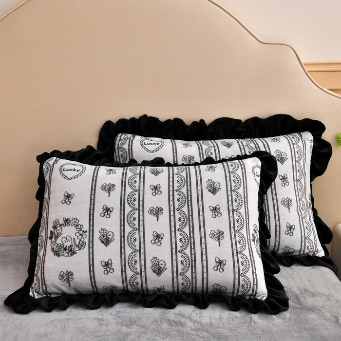 91家纺网 家纺一手货源 找家纺 曼尼 2025新款韩版花边牛奶绒四件套 韩版-英伦时尚