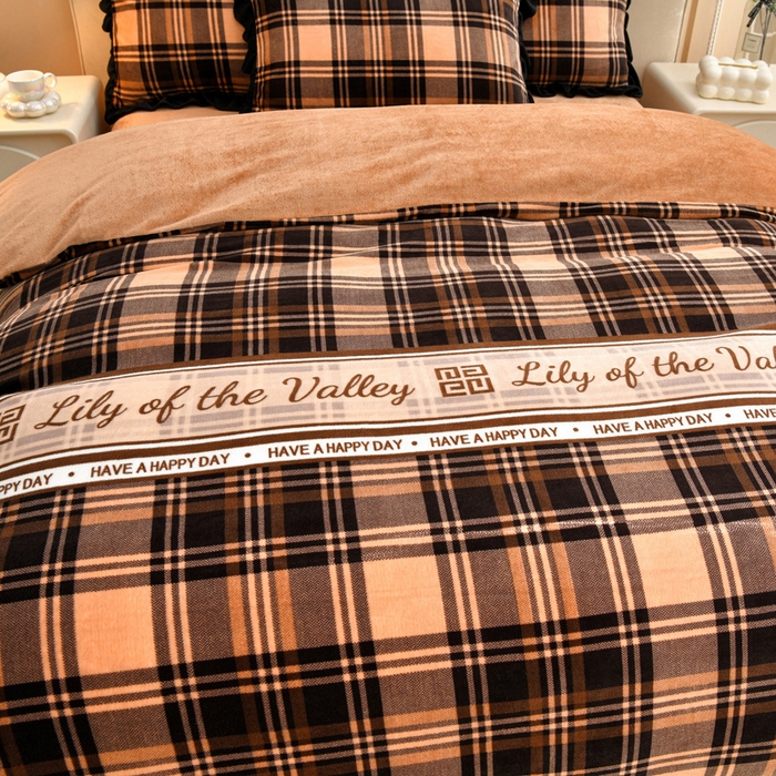 91家纺网 家纺一手货源 找家纺 曼尼 2025新款韩版花边牛奶绒四件套 韩版-咖色格子