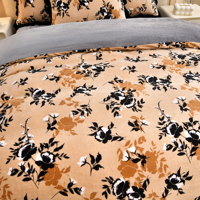 91家纺网 家纺一手货源 找家纺 曼尼 2025新款韩版花边牛奶绒四件套 韩版-简爱