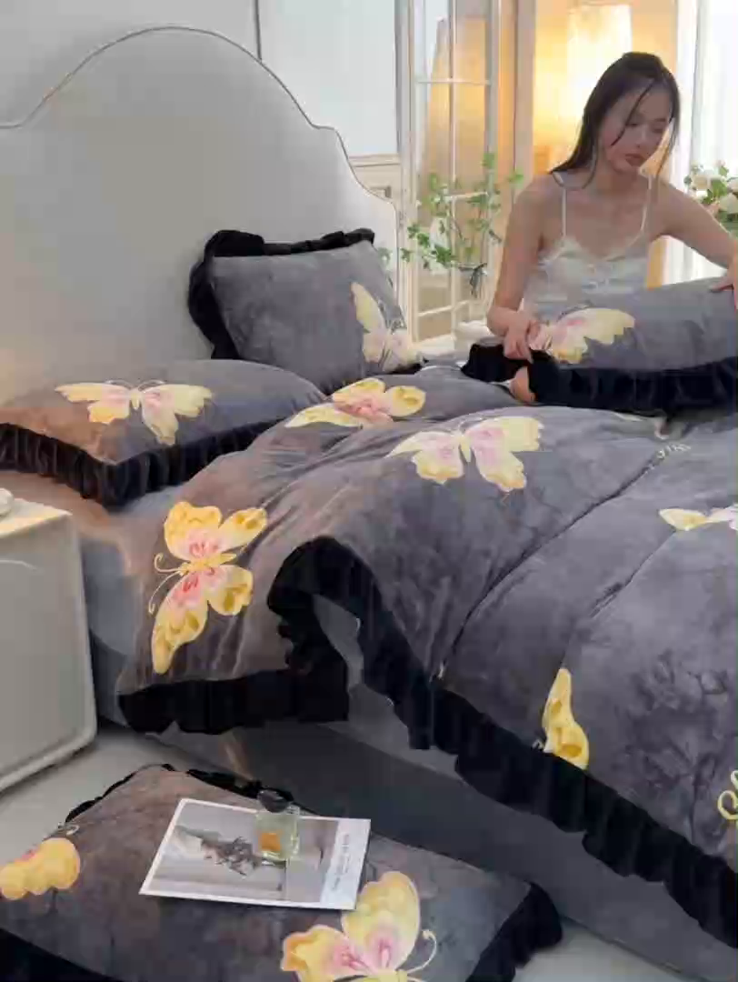 91家纺网 家纺一手货源 找家纺 曼尼 2025新款韩版花边牛奶绒四件套 韩版-蝶舞