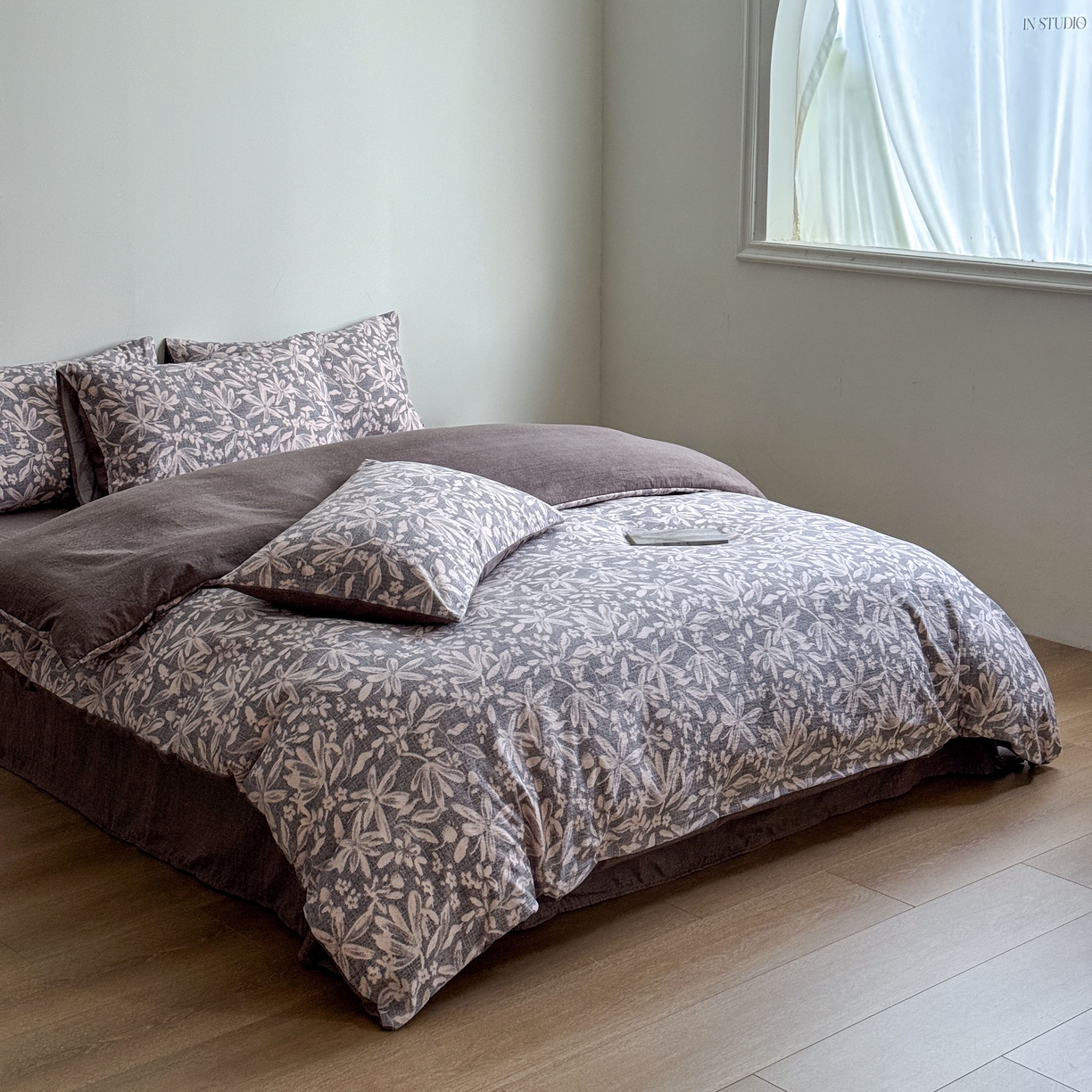 91家纺网 家纺一手货源 找家纺 优贝家纺 秋冬新品加厚高克重原麻复古水洗亚麻棉麻皱皱纱印花四件套 苍梧