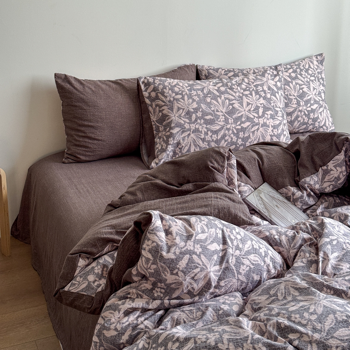 91家纺网 家纺一手货源 找家纺 优贝家纺 秋冬新品加厚高克重原麻复古水洗亚麻棉麻皱皱纱印花四件套 苍梧