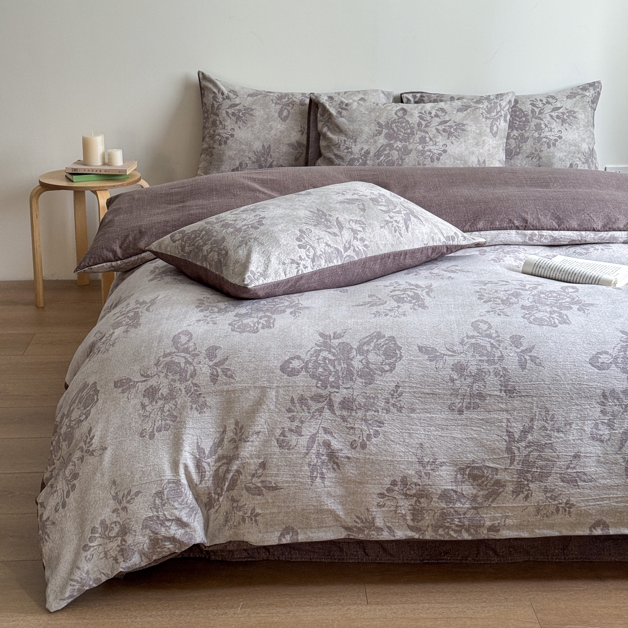 91家纺网 家纺一手货源 找家纺 优贝家纺 秋冬新品加厚高克重原麻复古水洗亚麻棉麻皱皱纱印花四件套 风木槿-咖 