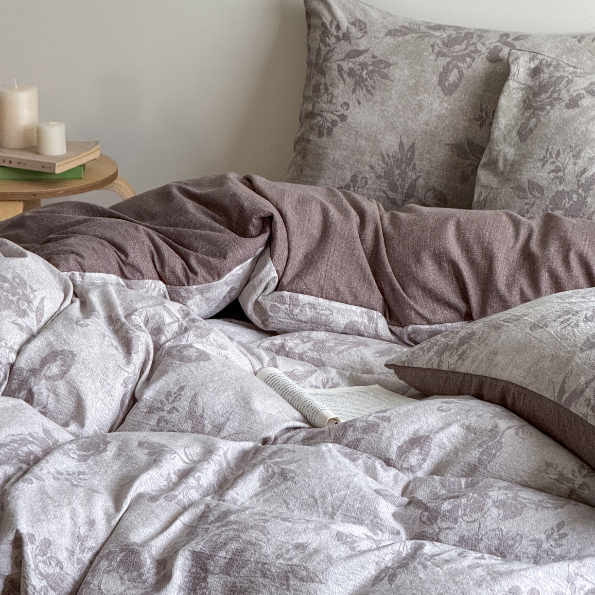 91家纺网 家纺一手货源 找家纺 优贝家纺 秋冬新品加厚高克重原麻复古水洗亚麻棉麻皱皱纱印花四件套 风木槿-咖 