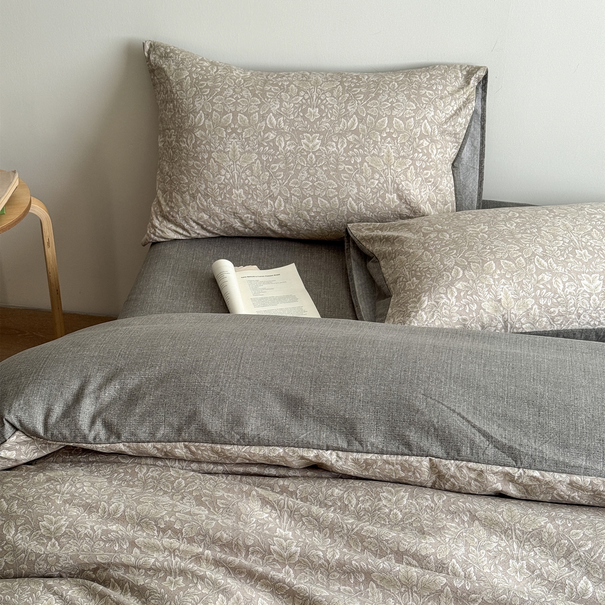 91家纺网 家纺一手货源 找家纺 优贝家纺 秋冬新品加厚高克重原麻复古水洗亚麻棉麻皱皱纱印花四件套 古奈-绿