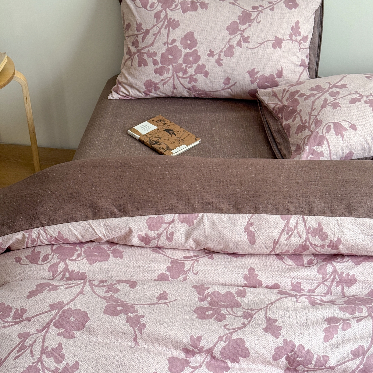 91家纺网 家纺一手货源 找家纺 优贝家纺 秋冬新品加厚高克重原麻复古水洗亚麻棉麻皱皱纱印花四件套 花颜