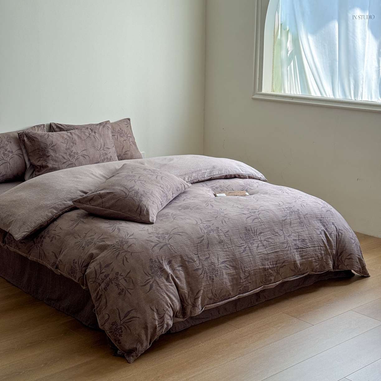 91家纺网 家纺一手货源 找家纺 优贝家纺 2025秋冬新品加厚高克重原麻复古水洗亚麻棉麻皱皱纱印花四件套 玉茗