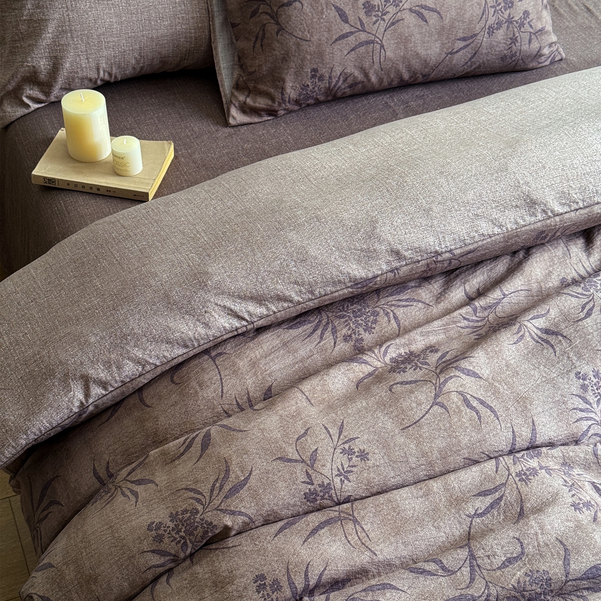 91家纺网 家纺一手货源 找家纺 优贝家纺 2025秋冬新品加厚高克重原麻复古水洗亚麻棉麻皱皱纱印花四件套 玉茗