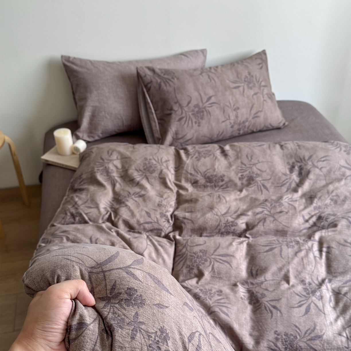 91家纺网 家纺一手货源 找家纺 优贝家纺 2025秋冬新品加厚高克重原麻复古水洗亚麻棉麻皱皱纱印花四件套 玉茗