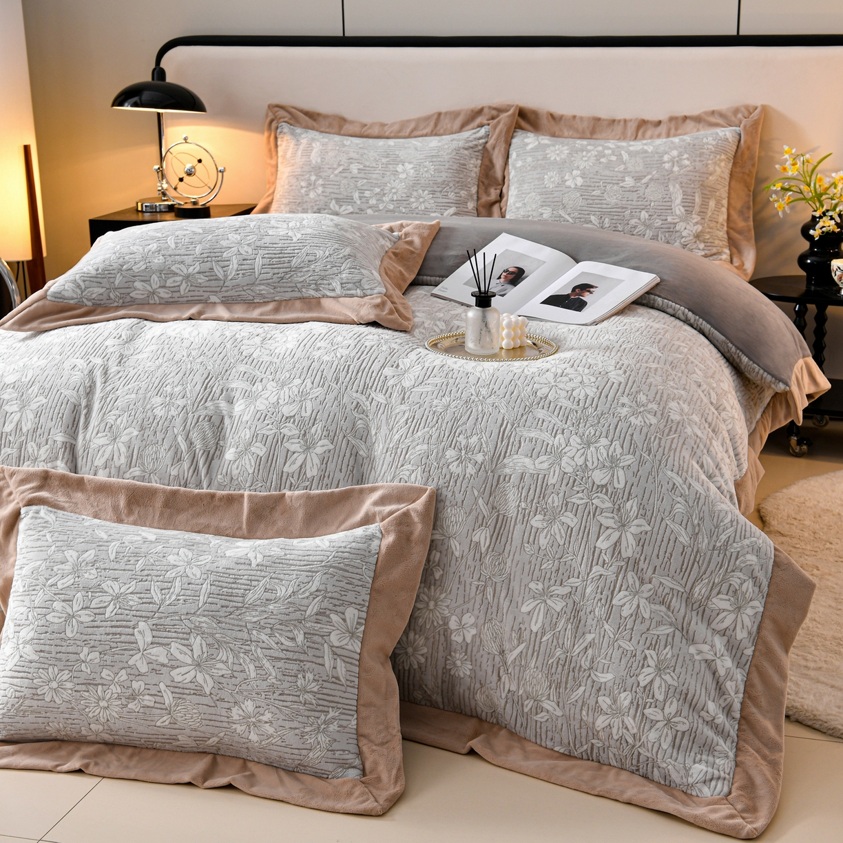 91家纺网 家纺一手货源 找家纺 湘雪家居  2025新款高克重雕花牛奶绒四件套 霜雪款-繁枝花开