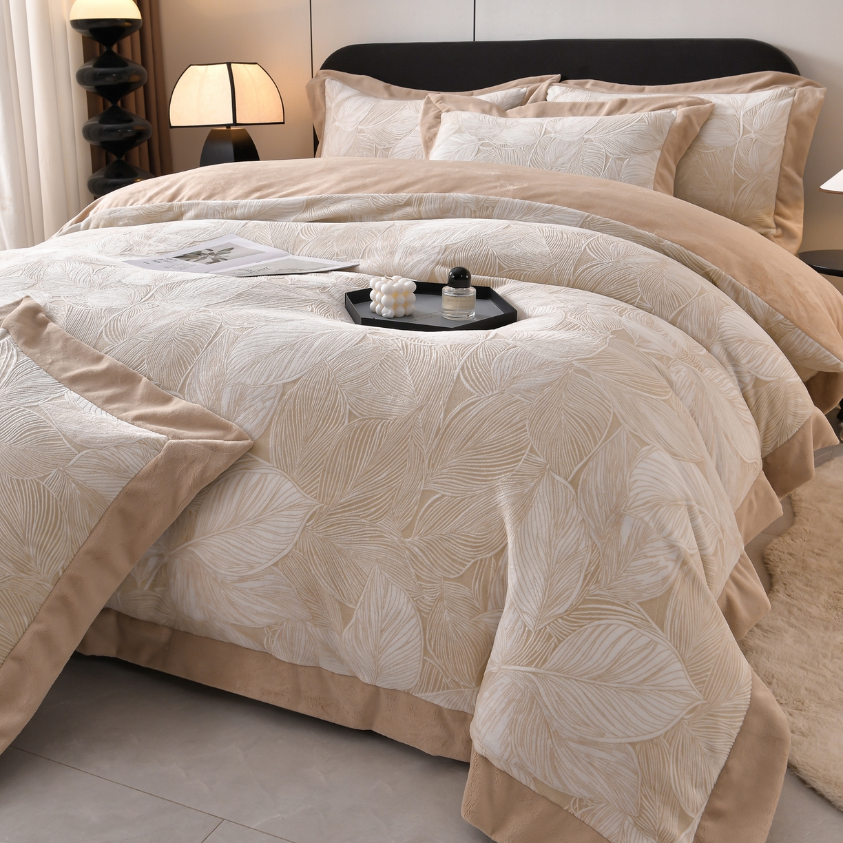 91家纺网 家纺一手货源 找家纺 湘雪家居  2025新款高克重雕花牛奶绒四件套 霜雪-秋叶卡