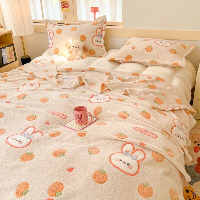 91家纺网 家纺一手货源 找家纺 川悦生活 2025新款高克重双面雪花绒印花毛毯三件套 毛毯橘兔