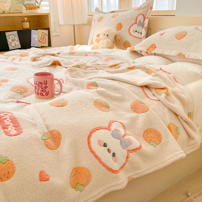 91家纺网 家纺一手货源 找家纺 川悦生活 2025新款高克重双面雪花绒印花毛毯三件套 毛毯橘兔