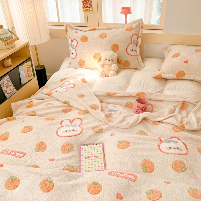 91家纺网 家纺一手货源 找家纺 川悦生活 2025新款高克重双面雪花绒印花毛毯三件套 毛毯橘兔