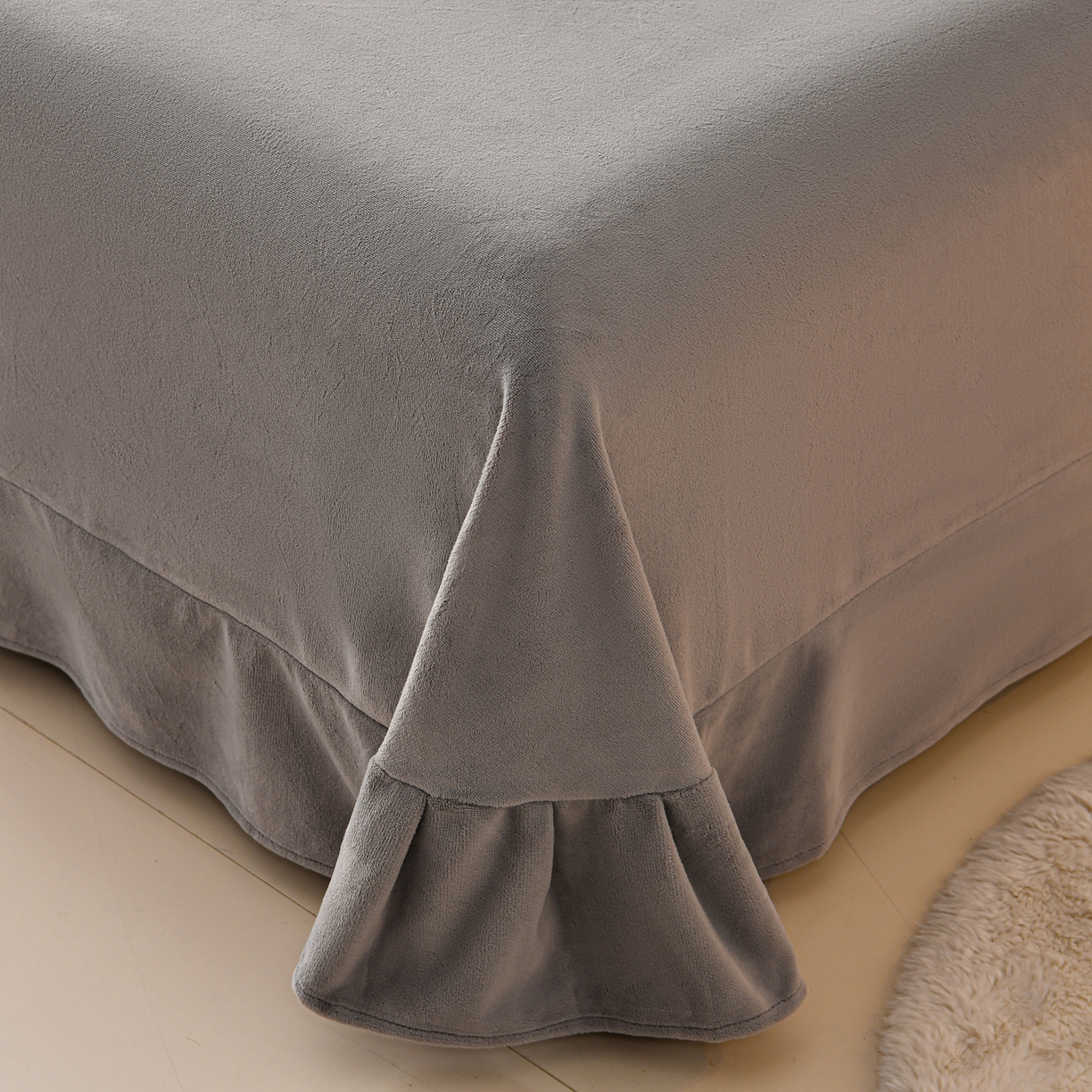 91家纺网 家纺一手货源 找家纺 湘雪家居  2025新款高克重雕花牛奶绒四件套 梦娜-宾利兰